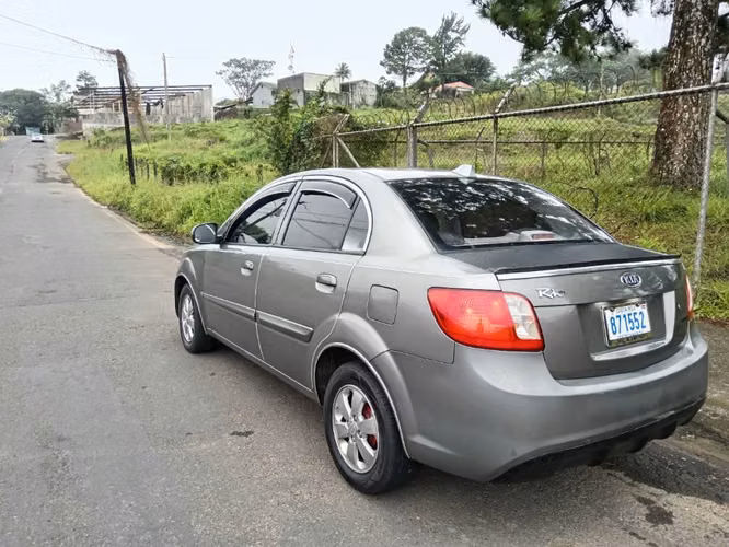 Kia rio 2011