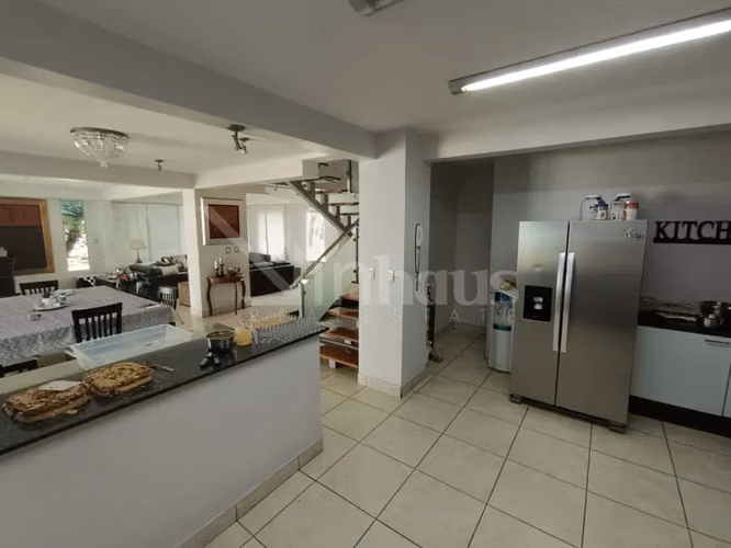 Venta de casa esquinera en condominio en Santa Ana Rio Oro - Imagen 3