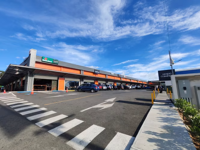 ALQUILER DE LOCAL COMERCIAL CONTIGUO A MUNDO MAGICO EN SAN FRANCISCO DE HEREDIA - Imagen 12