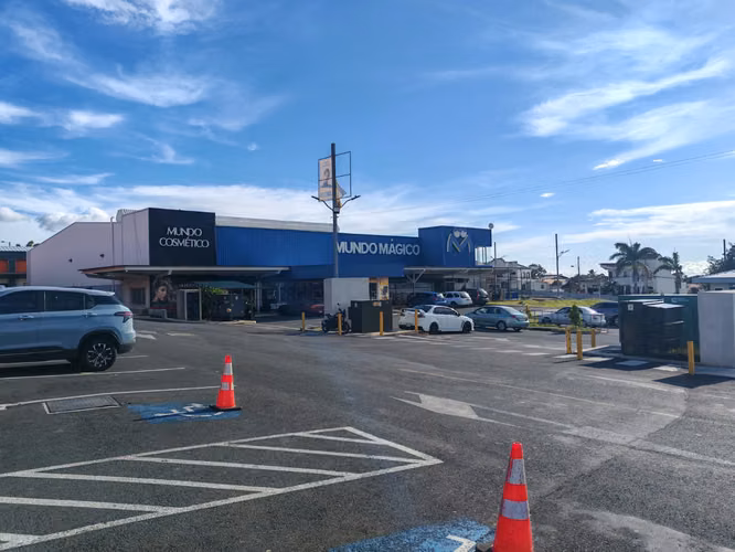 ALQUILER DE LOCAL COMERCIAL CONTIGUO A MUNDO MAGICO EN SAN FRANCISCO DE HEREDIA - Imagen 4
