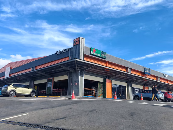 ALQUILER DE LOCAL COMERCIAL CONTIGUO A MUNDO MAGICO EN SAN FRANCISCO DE HEREDIA