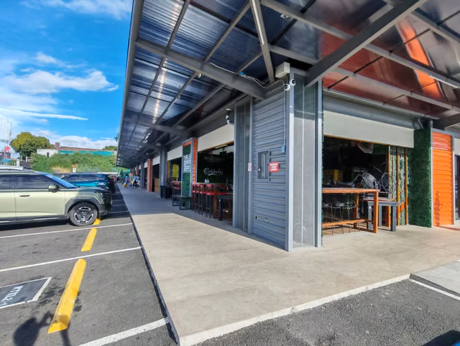 ALQUILER DE LOCAL COMERCIAL CONTIGUO A MUNDO MAGICO EN SAN FRANCISCO DE HEREDIA - Imagen 6