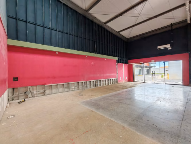 ALQUILER DE LOCAL COMERCIAL CONTIGUO A MUNDO MAGICO EN SAN FRANCISCO DE HEREDIA - Imagen 5