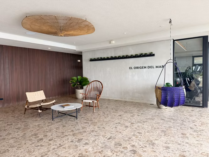 Condominio de Lujo en Herradura con Piscina Infinita y Vistas Panorámicas - Imagen 18