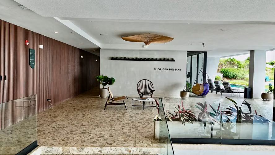 Condominio de Lujo en Herradura con Piscina Infinita y Vistas Panorámicas - Imagen 17