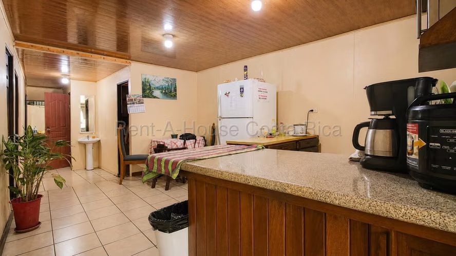 Venta de Casa de dos niveles en Heredia. - Imagen 5