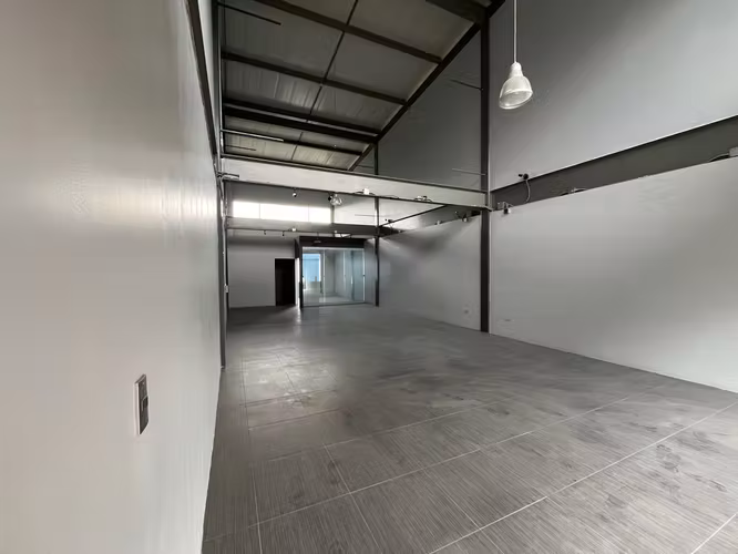 COMMERCIAL SPACE FOR RENT – SAN JOSÉ, ESCAZÚ (110 m²)