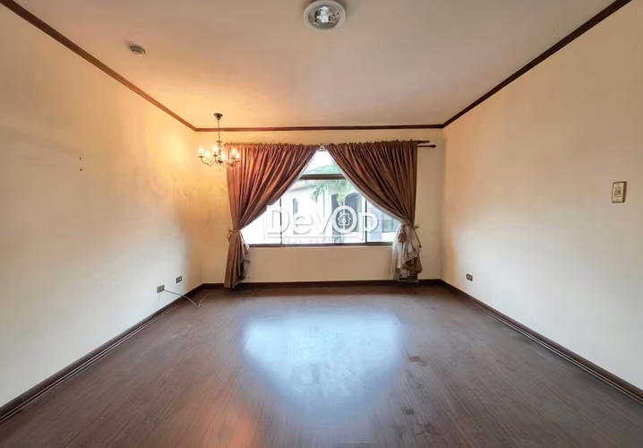 Venta de casa grande con 4 habitaciones. Curridabat - Imagen 7