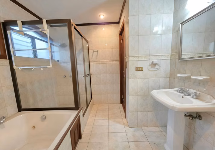 Venta de casa grande con 4 habitaciones. Curridabat - Imagen 16