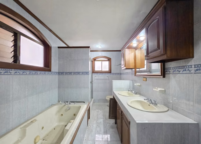 Venta de casa grande con 4 habitaciones. Curridabat - Imagen 15