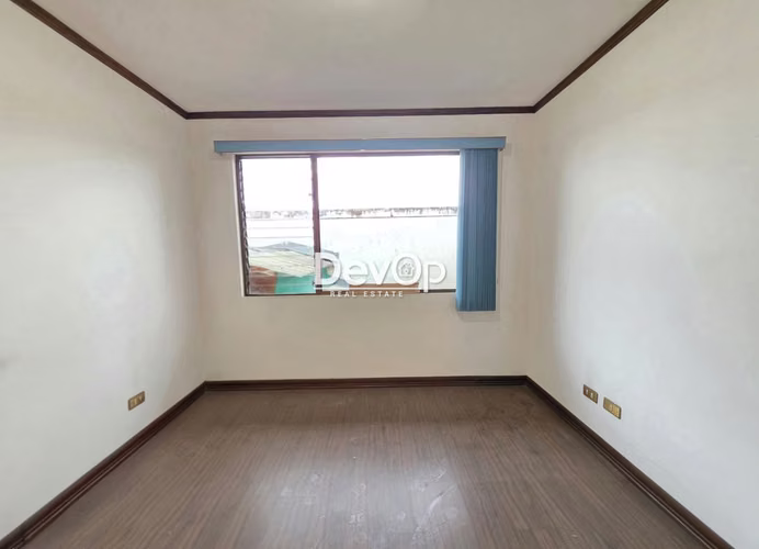 Venta de casa grande con 4 habitaciones. Curridabat - Imagen 10