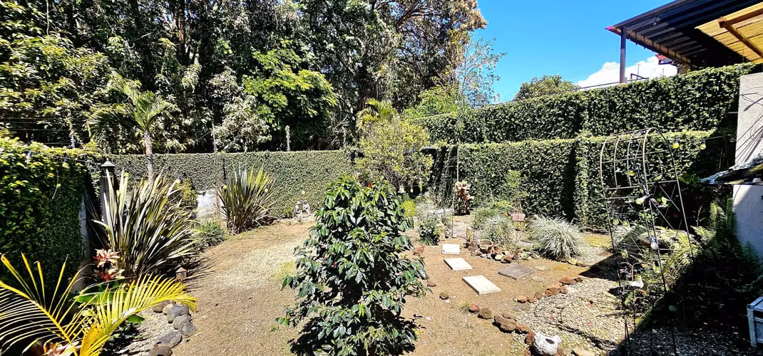 Venta de Casa en Moravia AMPLIA ZONA VERDE Condominio - Imagen 4