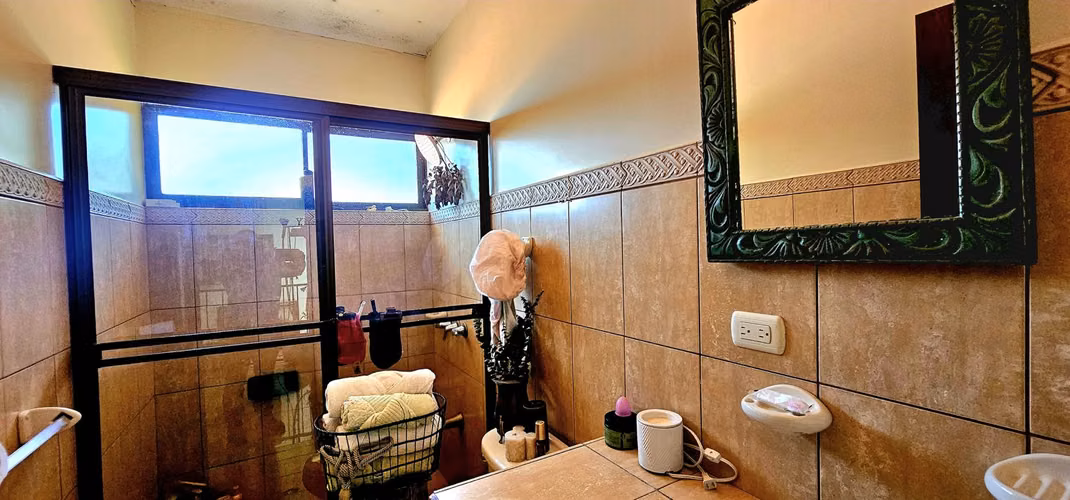 Venta de Casa en Moravia AMPLIA ZONA VERDE Condominio - Imagen 13