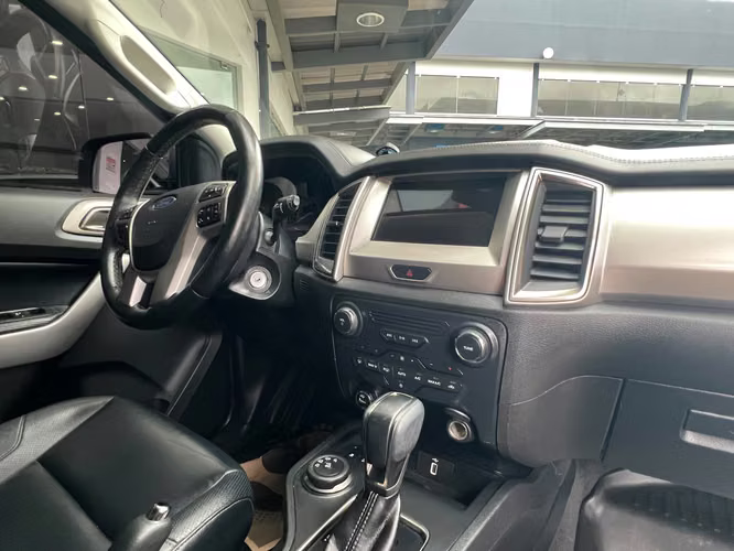 2022 Ford Everest - Imagen 8