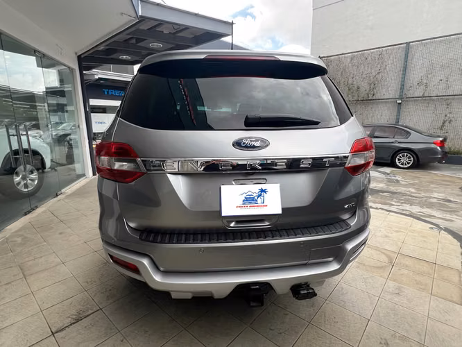 2022 Ford Everest - Imagen 2