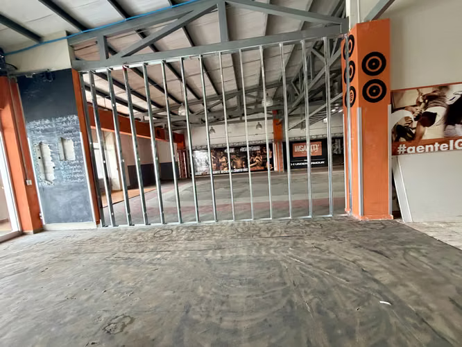 SE ALQUILA LOCAL COMERCIAL DE 322m2 - PINARES - CURRIDABAT - Imagen 13