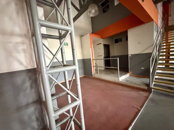 SE ALQUILA LOCAL COMERCIAL - 222m2 - PINARES - CURRIDABAT - Imagen 6