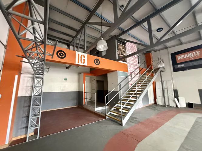 SE ALQUILA LOCAL COMERCIAL - 222m2 - PINARES - CURRIDABAT - Imagen 5