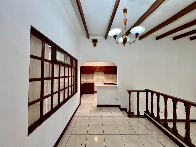Casa  Sabanilla Montes de Oca | Zona Segura y Tranquila, 3 Hab, Doble Altura 89 millones - Imagen 12