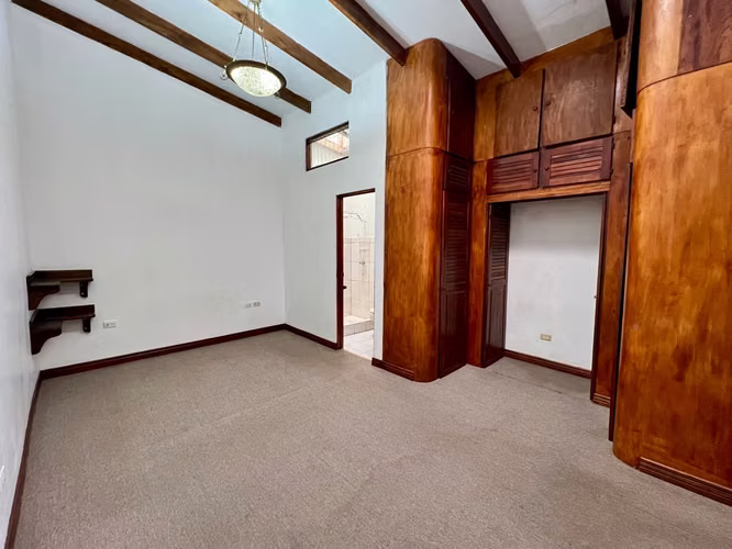 Casa  Sabanilla Montes de Oca | Zona Segura y Tranquila, 3 Hab, Doble Altura 89 millones - Imagen 13