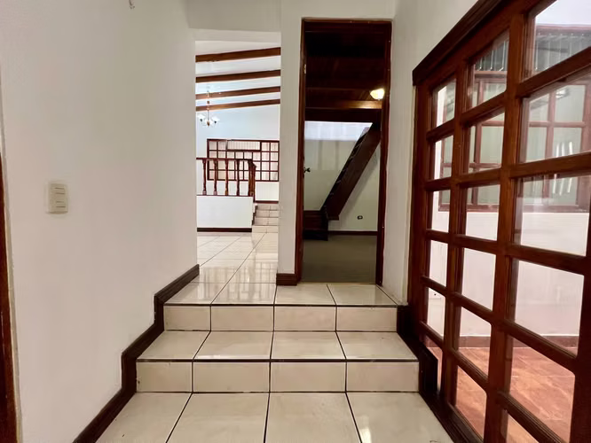 Casa  Sabanilla Montes de Oca | Zona Segura y Tranquila, 3 Hab, Doble Altura 89 millones - Imagen 8