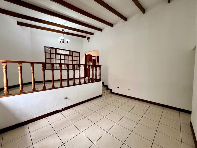 Casa  Sabanilla Montes de Oca | Zona Segura y Tranquila, 3 Hab, Doble Altura 89 millones - Imagen 9