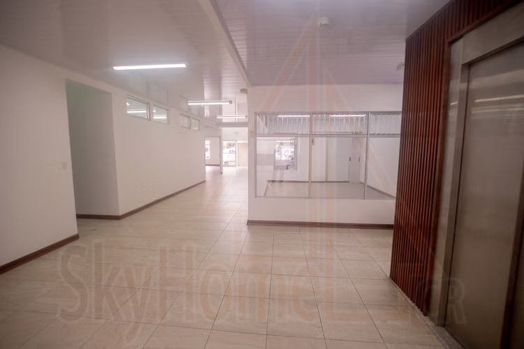 2085 / Alquiler o Venta / San Pedro / Corporativo / Céntrico / Amplio - Imagen 6