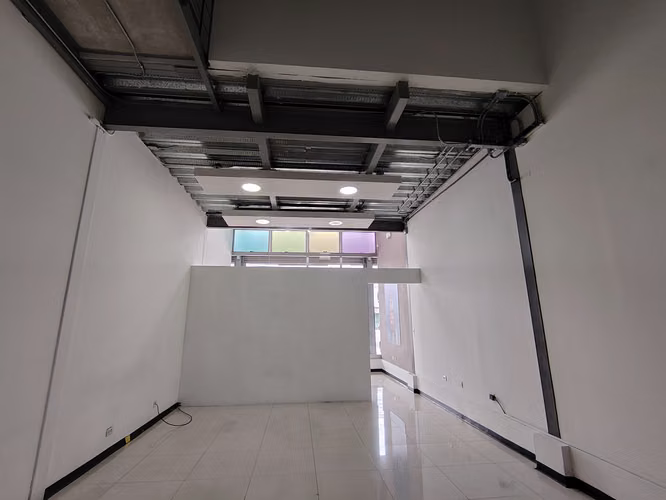 Local Comercial- Punto de venta- 70m2- parqueo