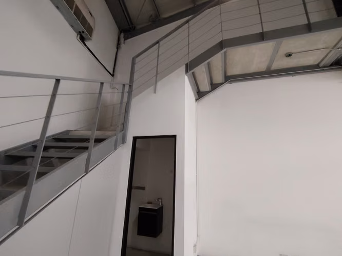 Local Comercial- Punto de venta- 70m2- parqueo