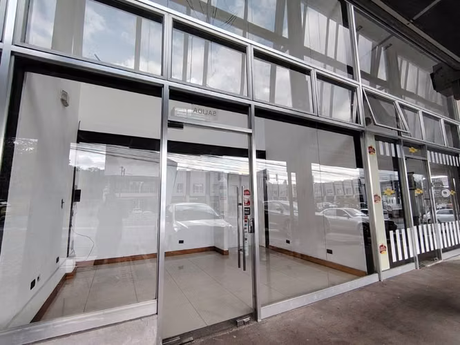 Local Comercial- Punto de venta- 70m2- parqueo - Imagen 3