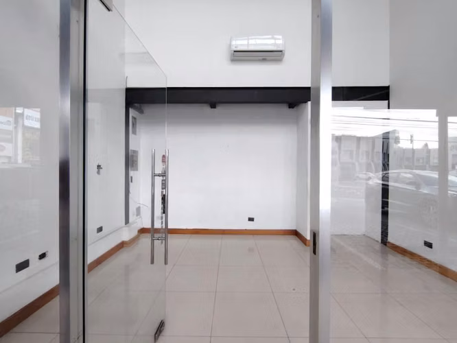 Local Comercial- Punto de venta- 70m2- parqueo