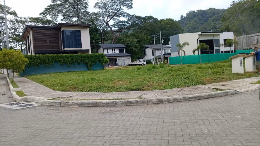 vendo lote de 196 metros en el condominio casa Praia en Jaco en $88000