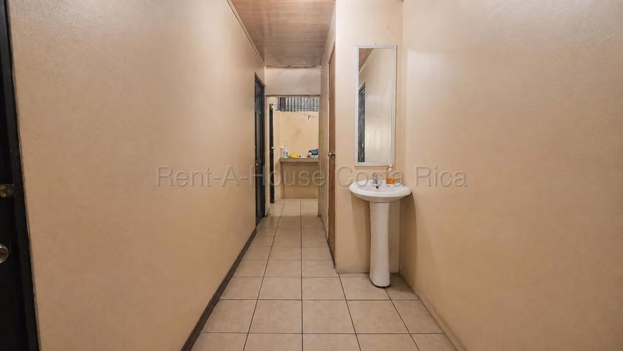 Venta de Casa de dos niveles en Heredia. RAH 27-356 - Imagen 9