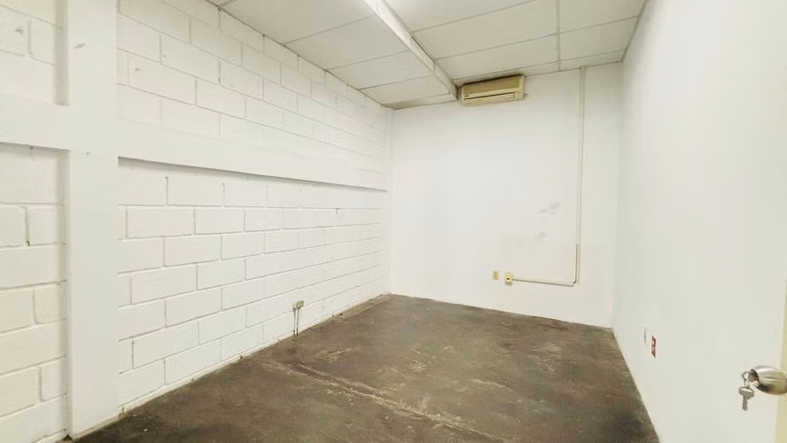 Bodega / Local Comercial de 1.030 m² en Alquiler KV - Imagen 12