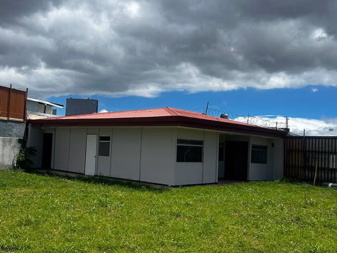En venta amplia bodega en Desamparados P.P - Imagen 7