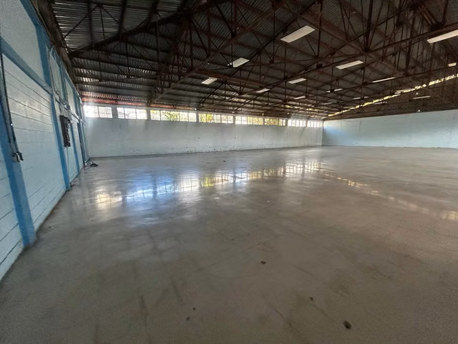 En venta amplia bodega en Desamparados P.P - Imagen 2
