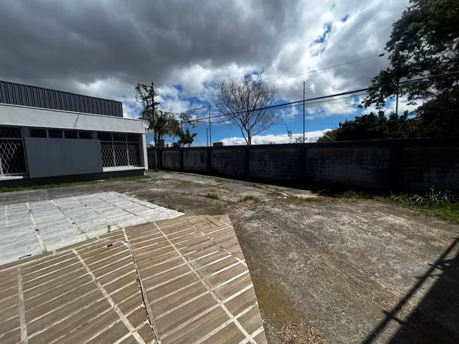 En venta amplia bodega en Desamparados P.P - Imagen 3