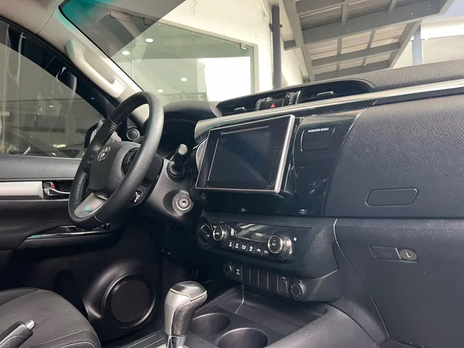 2016 Toyota Hilux - Imagen 10