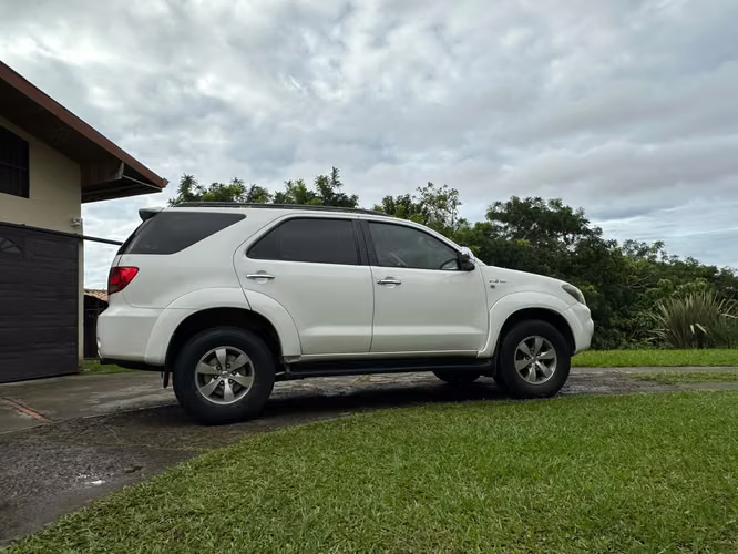 TOYOTA FORTUNER SRV - Imagen 15