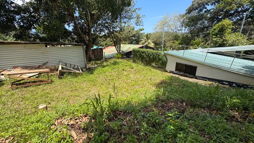 Venta de lote en Quepos 242 mts2
