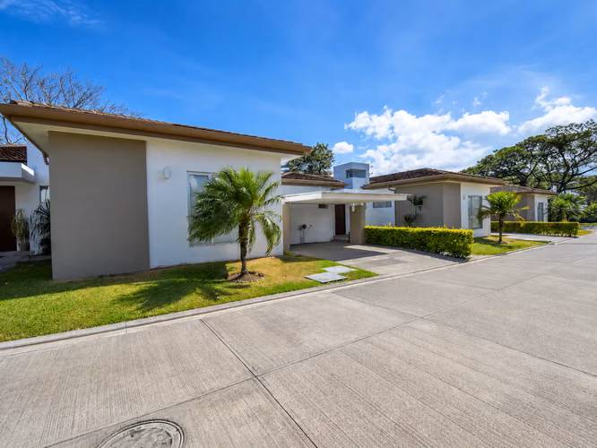 ALQUILER DE CASA DE UNA PLANTA EN CONDOMINIO, LINDORA* - Imagen 2