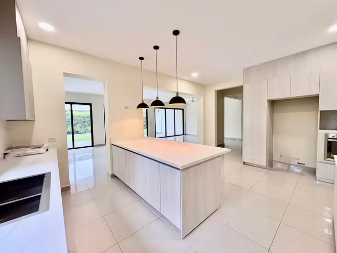 SANTA ANA LINDORA! MODERNA CASA RENOVADA DE UNA SOLA PLANTA Y AMPLIO JARDIN - Imagen 8