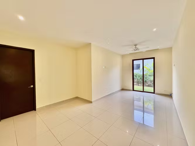 SANTA ANA LINDORA! MODERNA CASA RENOVADA DE UNA SOLA PLANTA Y AMPLIO JARDIN - Imagen 12