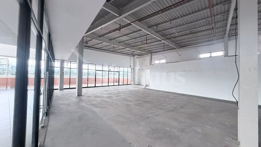 Alquiler de Local Grande en Centro Comercial en Escazú - Imagen 4