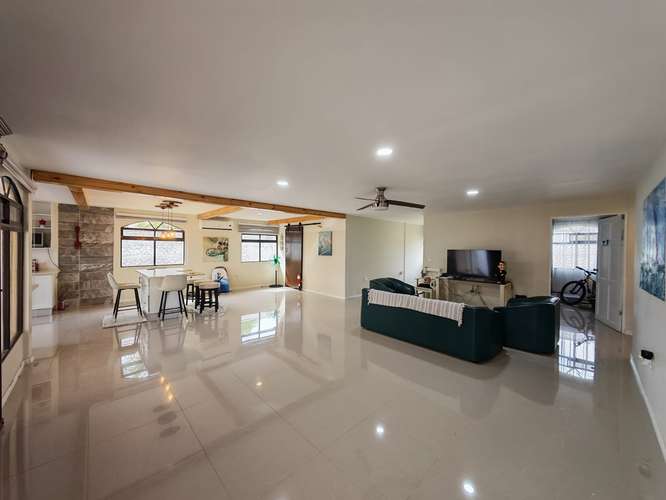 CASA EN VENTA CON PISCINA EN OROTINA, ALAJUELA - Imagen 4