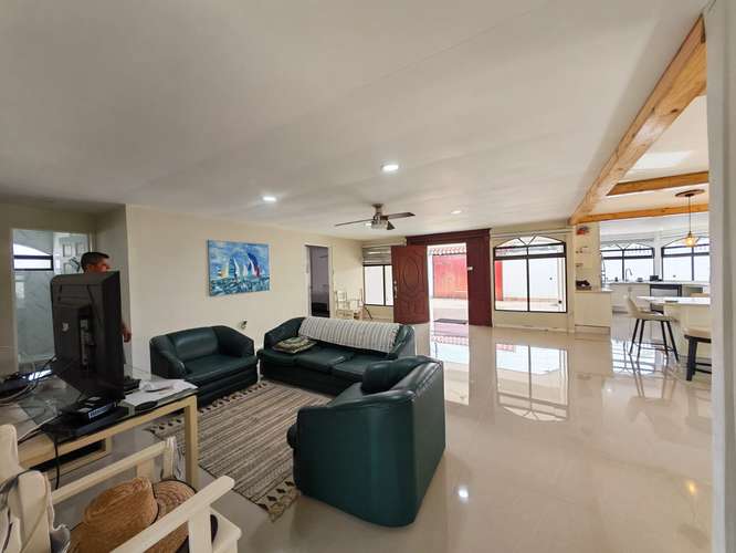CASA EN VENTA CON PISCINA EN OROTINA, ALAJUELA - Imagen 3
