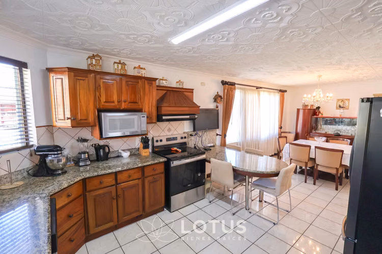 Casa Esquinera en Condominio Lomas de Granadilla, Curridabat, Cód. AJ066 - Imagen 12