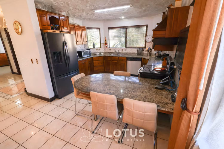 Casa Esquinera en Condominio Lomas de Granadilla, Curridabat, Cód. AJ066 - Imagen 11