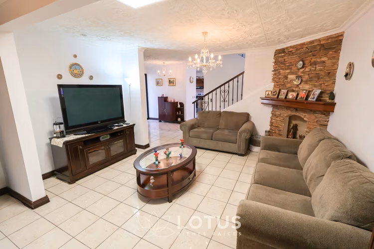 Casa Esquinera en Condominio Lomas de Granadilla, Curridabat, Cód. AJ066 - Imagen 8