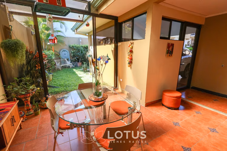 Casa Esquinera en Condominio Lomas de Granadilla, Curridabat, Cód. AJ066 - Imagen 10
